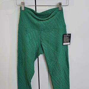 Onzie Leggings in Vibrant Green
